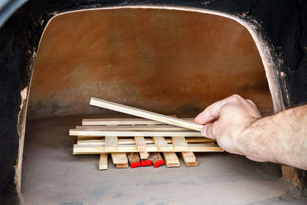 How to prepare and cure your outdoor pizza oven Fuego