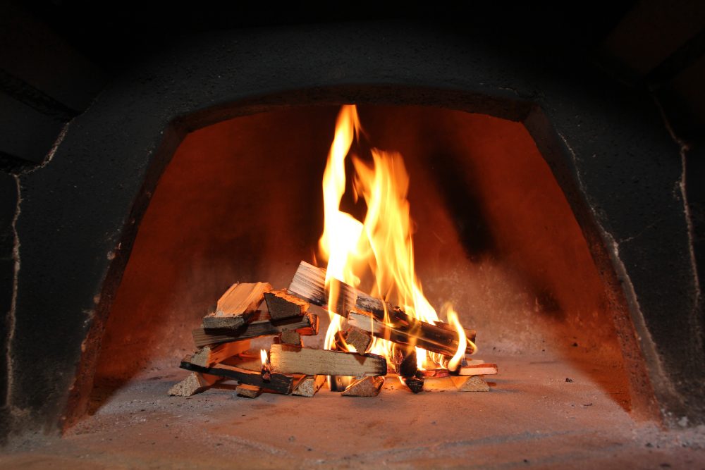 How to prepare and cure your outdoor pizza oven Fuego