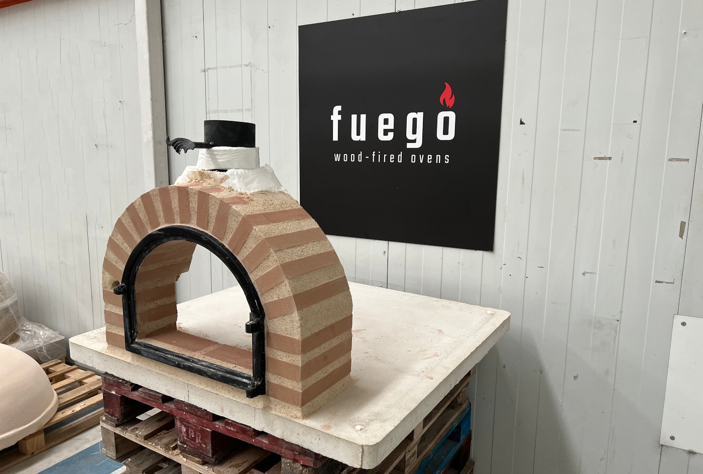 How to insulate a wood-fired pizza oven