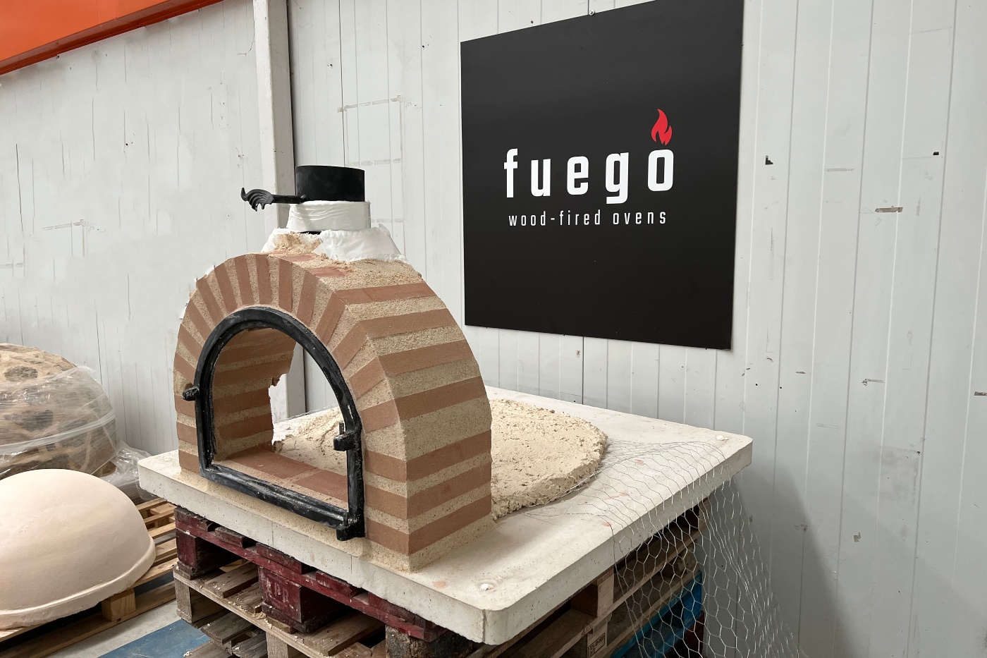 How to insulate a wood-fired pizza oven