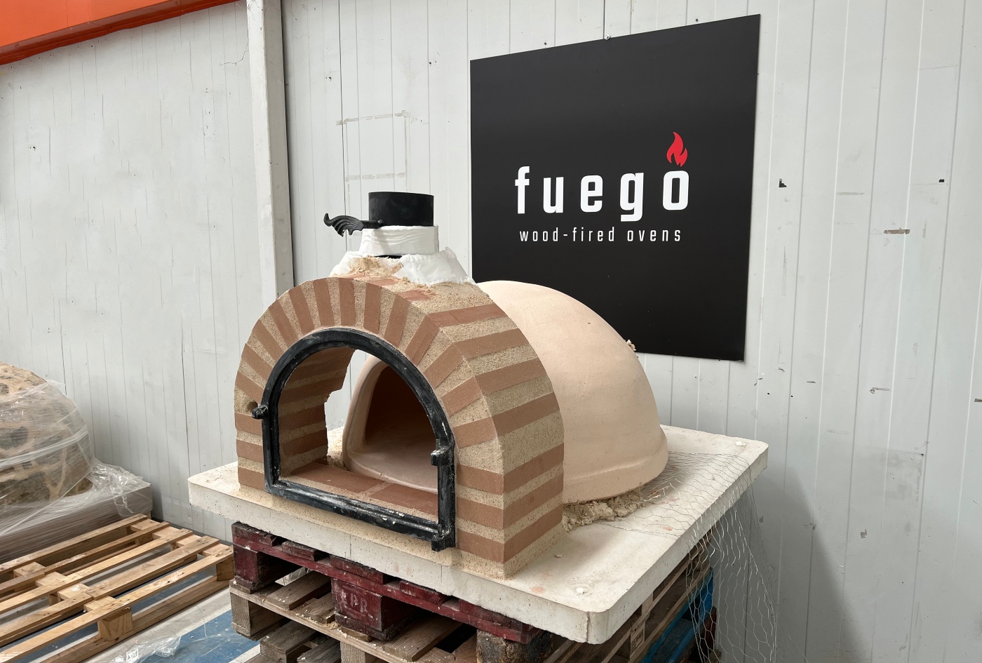 How to insulate a wood-fired pizza oven