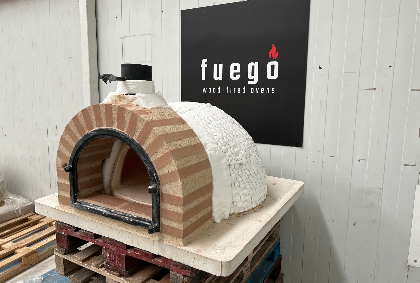 How to insulate a wood-fired pizza oven