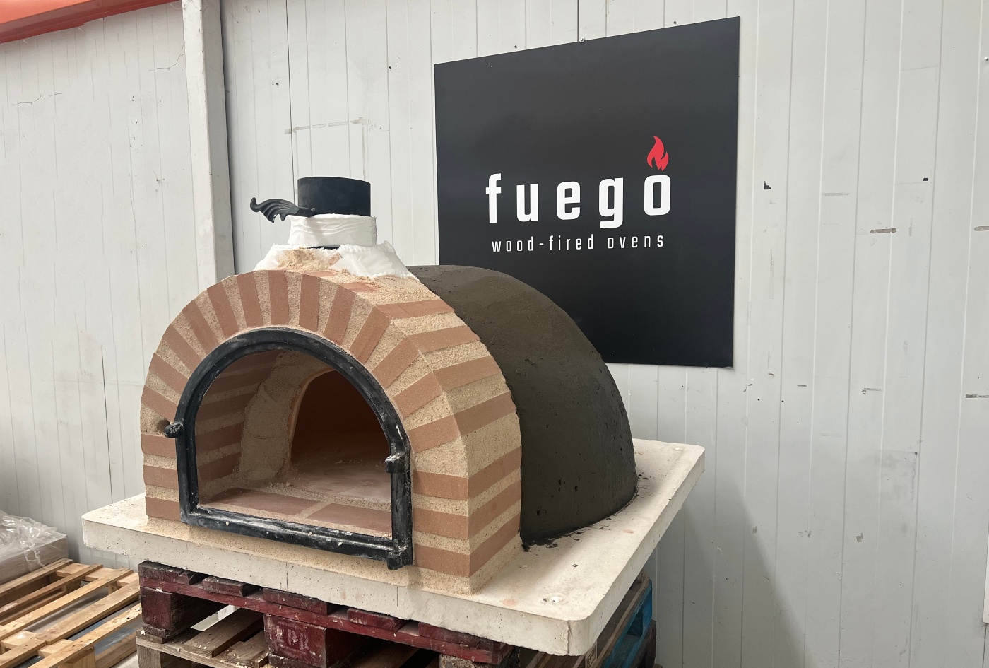 How to insulate a wood-fired pizza oven
