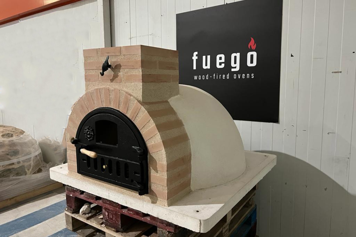 How to insulate a wood-fired pizza oven